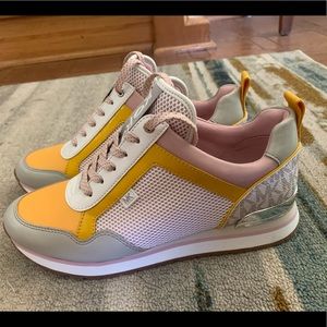 MICHAEL Michael Kors sneaker size 9